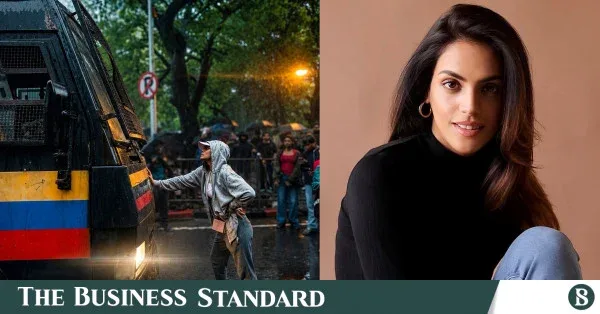 মুম্বাইয়ে পুলিশের ভ্যান আটকে আলোচনায় রিয়া আহির