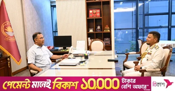 বিদায়ী নৌবাহিনী প্রধানের সঙ্গে প্রধানমন্ত্রীর সাক্ষাৎ