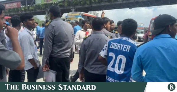 HSC examinees block Uttara road demanding education minister's resignation