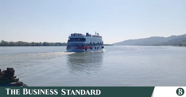 অনুমোদন পেলেও ১ নভেম্বর সেন্টমার্টিনে জাহাজ চলাচলের সম্ভাবনা কম